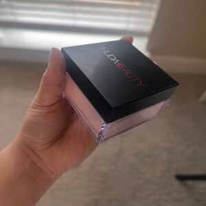 HUDA BEAUTY Setting Powder - Cherry Blossom Cake